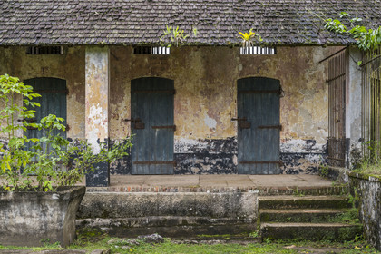 France, Guyane, Saint-Laurent-du-Maroni, bagne ou Camp de la Transportation, les quartiers disciplinaires, cellules individuelles du premier quartier pour les bagnards en partance pour les Iles du Salut