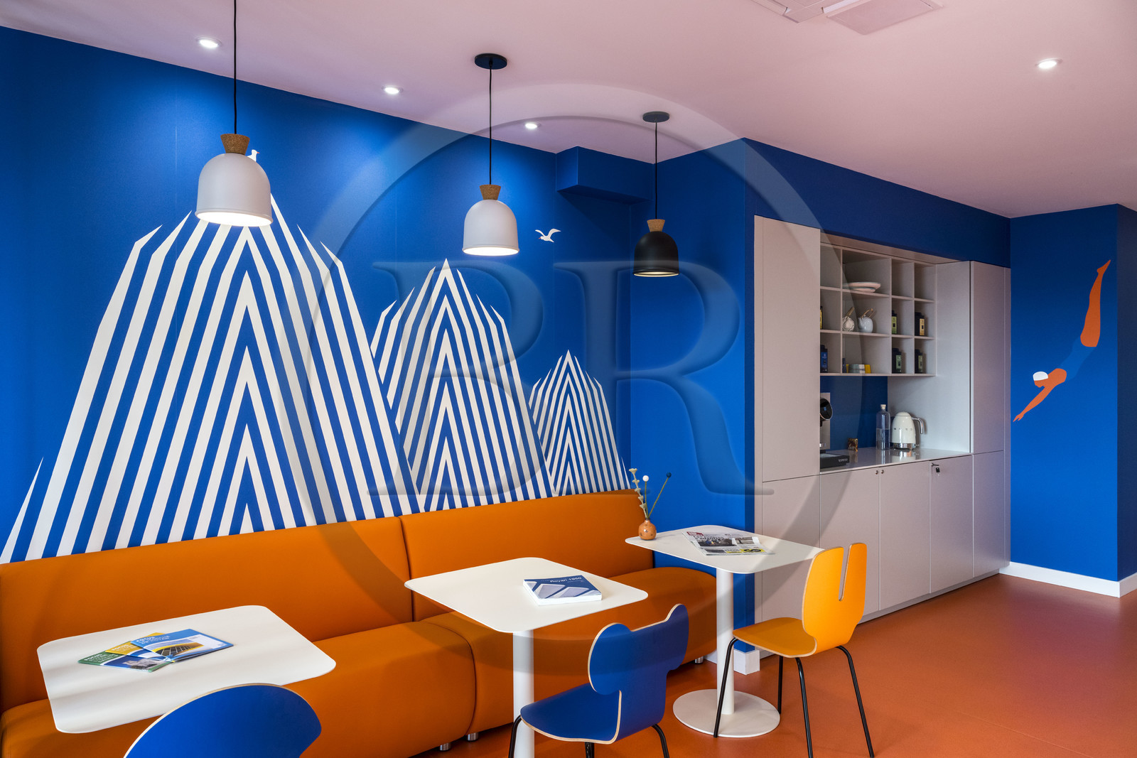 France, Charente-Maritime (17), Royan, le coloré Hotel Seakub à l’architecture des années 50