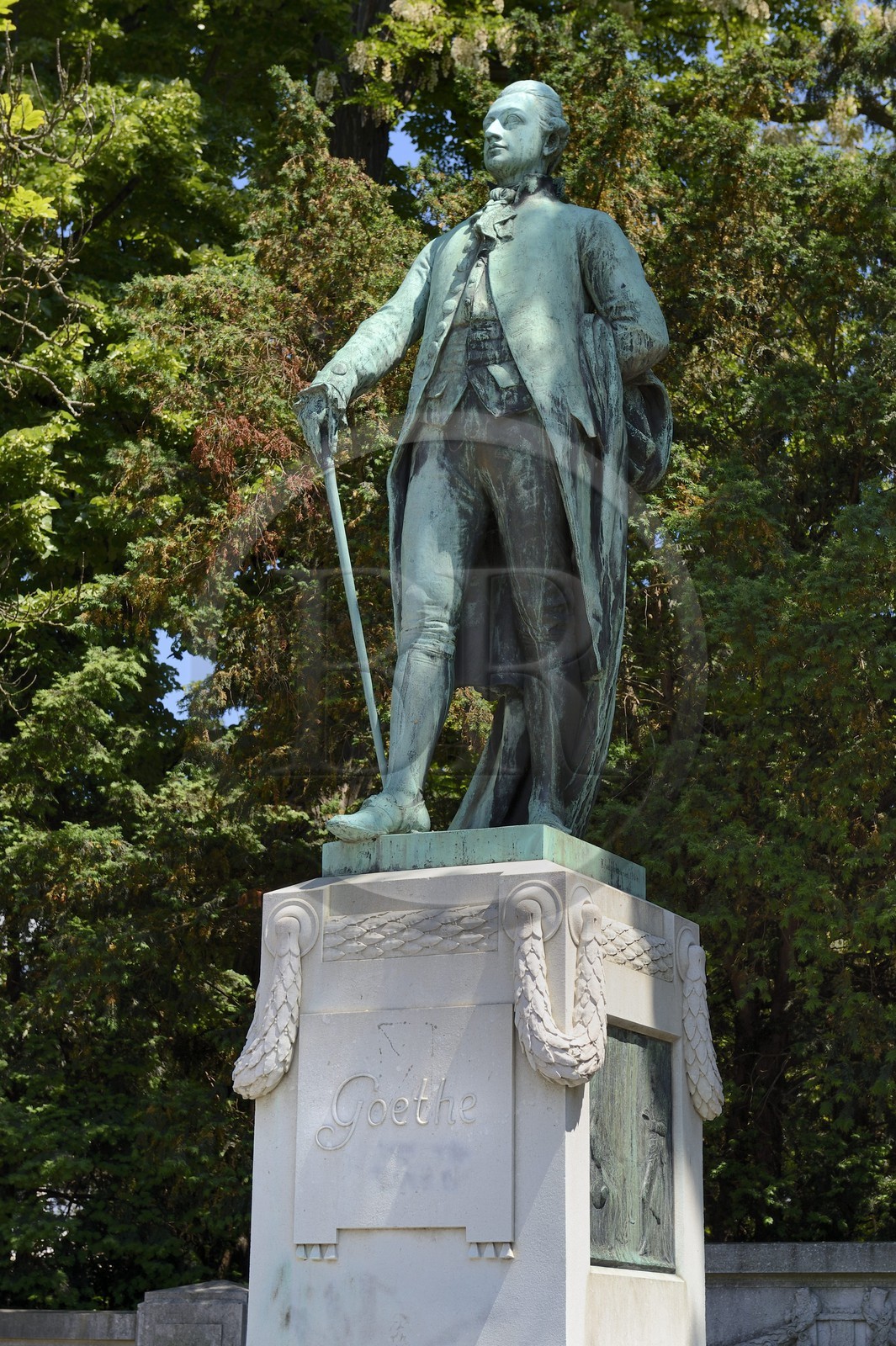 France, Bas Rhin, Strasbourg, statue of Goethe (1904) on place de l'Universite (University Square)