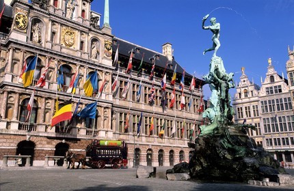 Belgium, Flanders, Antwerp (Antwerpen), the City Hall and the Bradofontein on Grote Markt (Grand Place)