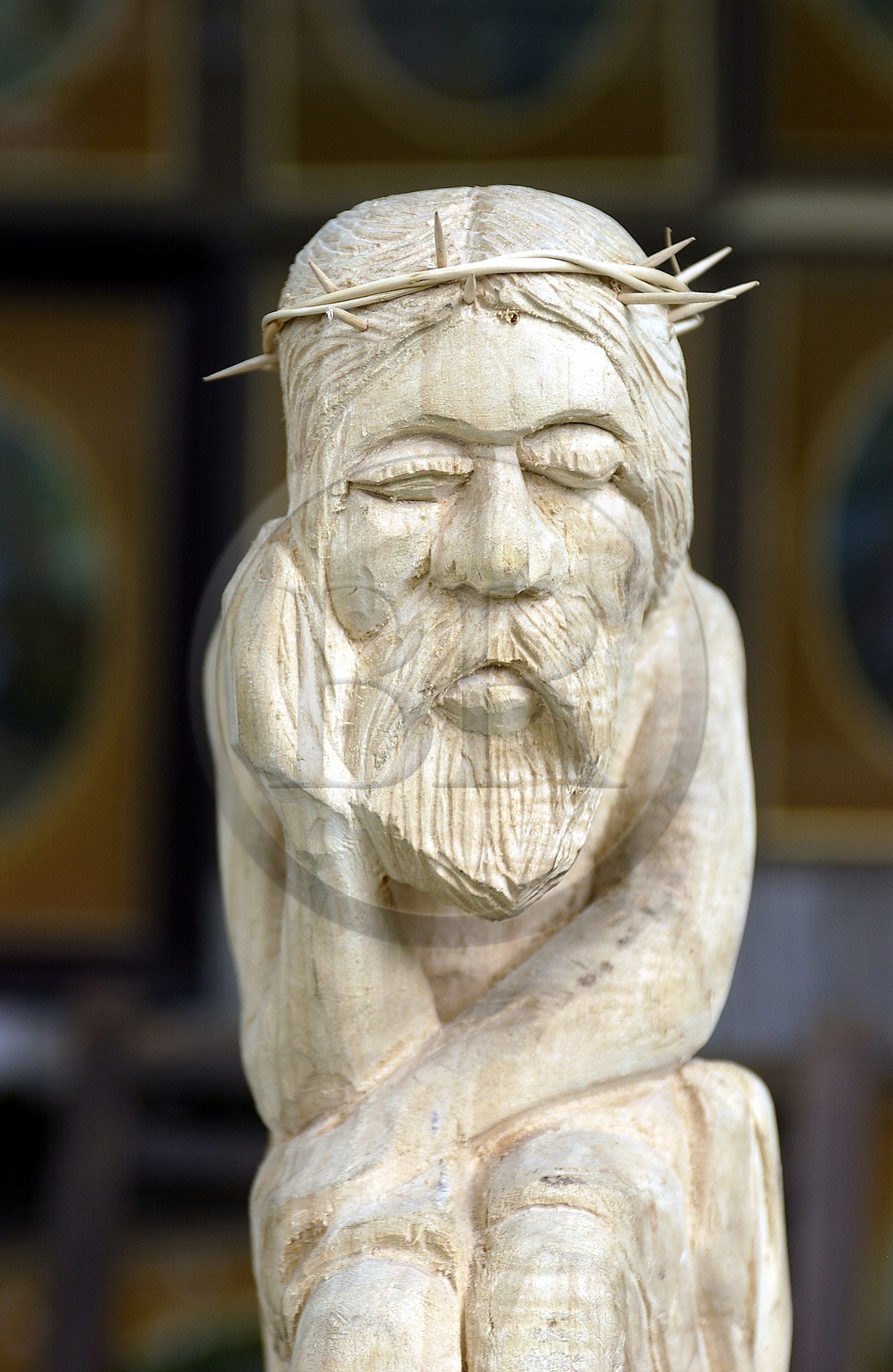 Pologne, Petite Pologne, Carpates, sculpture d'un Christ en bois traditionnelle de la région