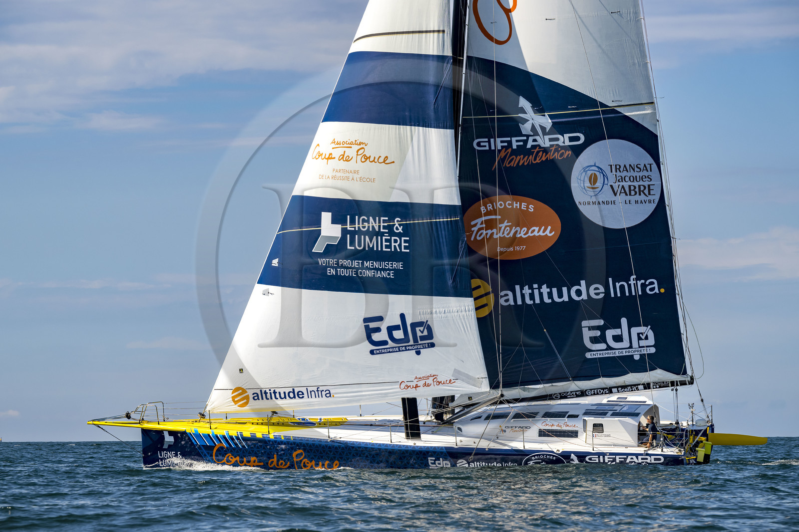 France, Vendée (85), Les-Sables-d'Olonne, le skipper Manuel Cousin en entrainement sur son voilier monocoque de 60 pieds IMOCA Coup de Pouce