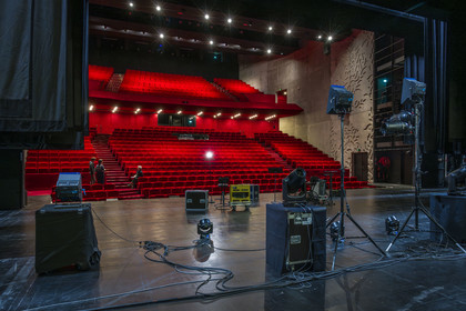 France, Loire-Atlantique (44), Saint-Nazaire, le Théâtre, scène nationale et théâtre Simone-Veil, réalisé par Karine Herman de l'agence K-architectures dans l'ancienne gare bombardée de la ville