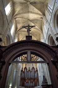 France, Var, Provence Verte, Saint Maximin la Sainte Baume, Sainte Madeleine (St. Mary Magdalene) basilica, the nave and the organ