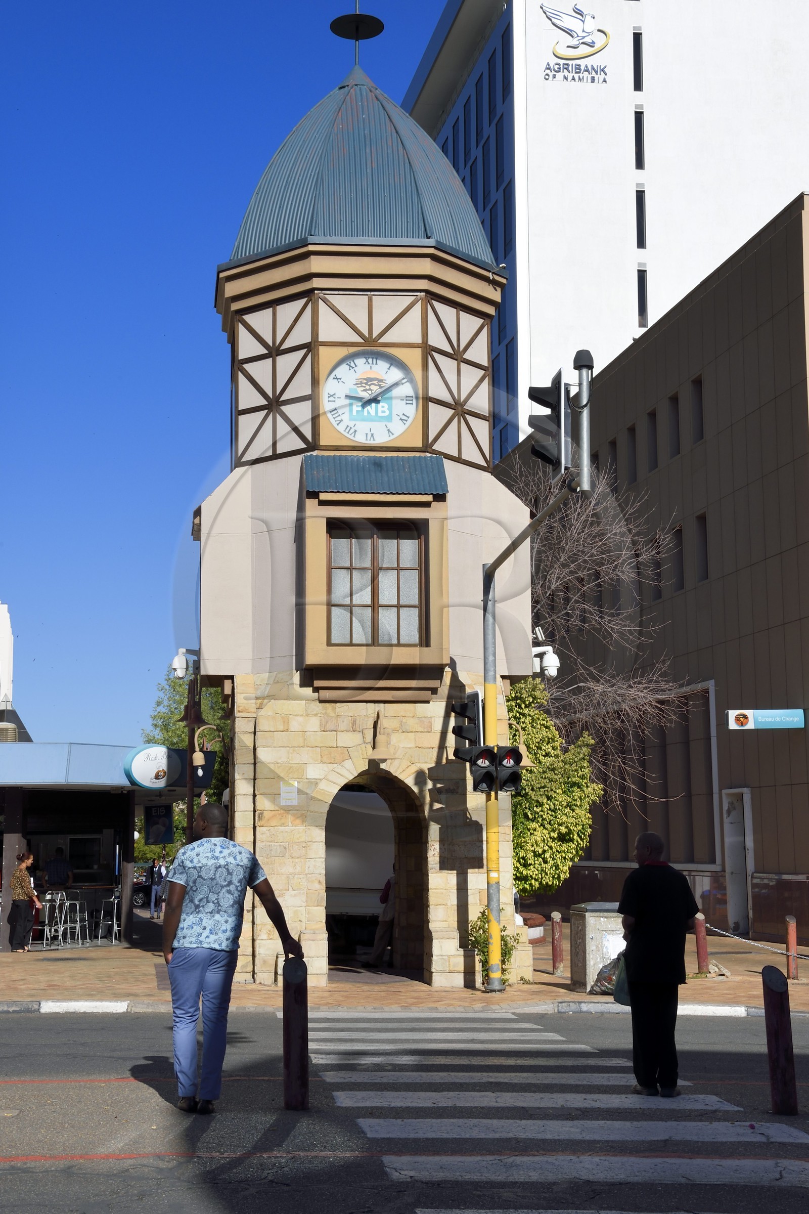 Namibie, région de Khomas, Windhoek, Independence Avenue, réplique de la tour d'horloge de la Deutsche Afrikabank de 1908 à l'époque coloniale allemande