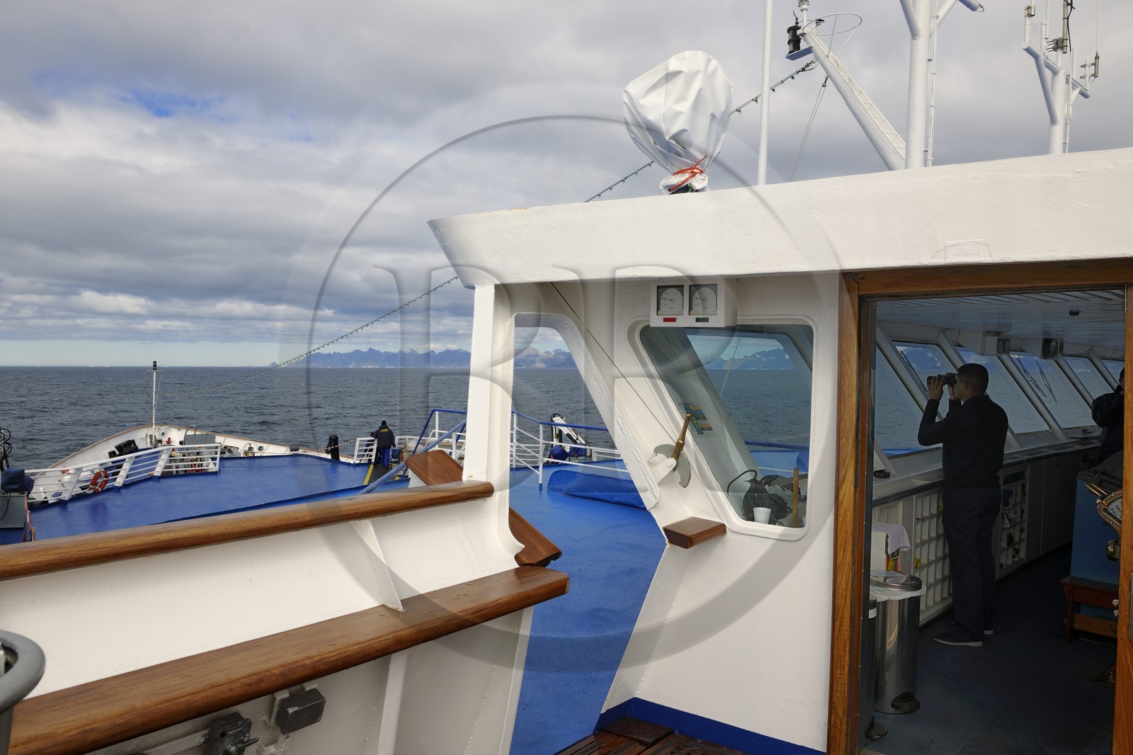 Groenland, navigation du bateau de croisière le Princess Danané dans la région méridionale au large du Cap Farvel (Farewell)