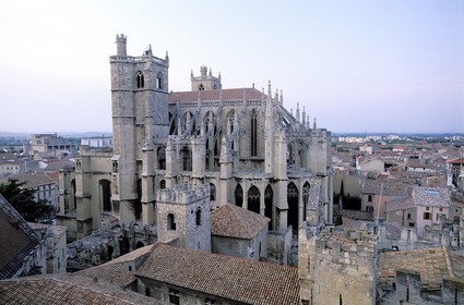 France, Aude, Archbishops palace (on left) and Saint Just and Saint Pasteur cathedral in Narbonne