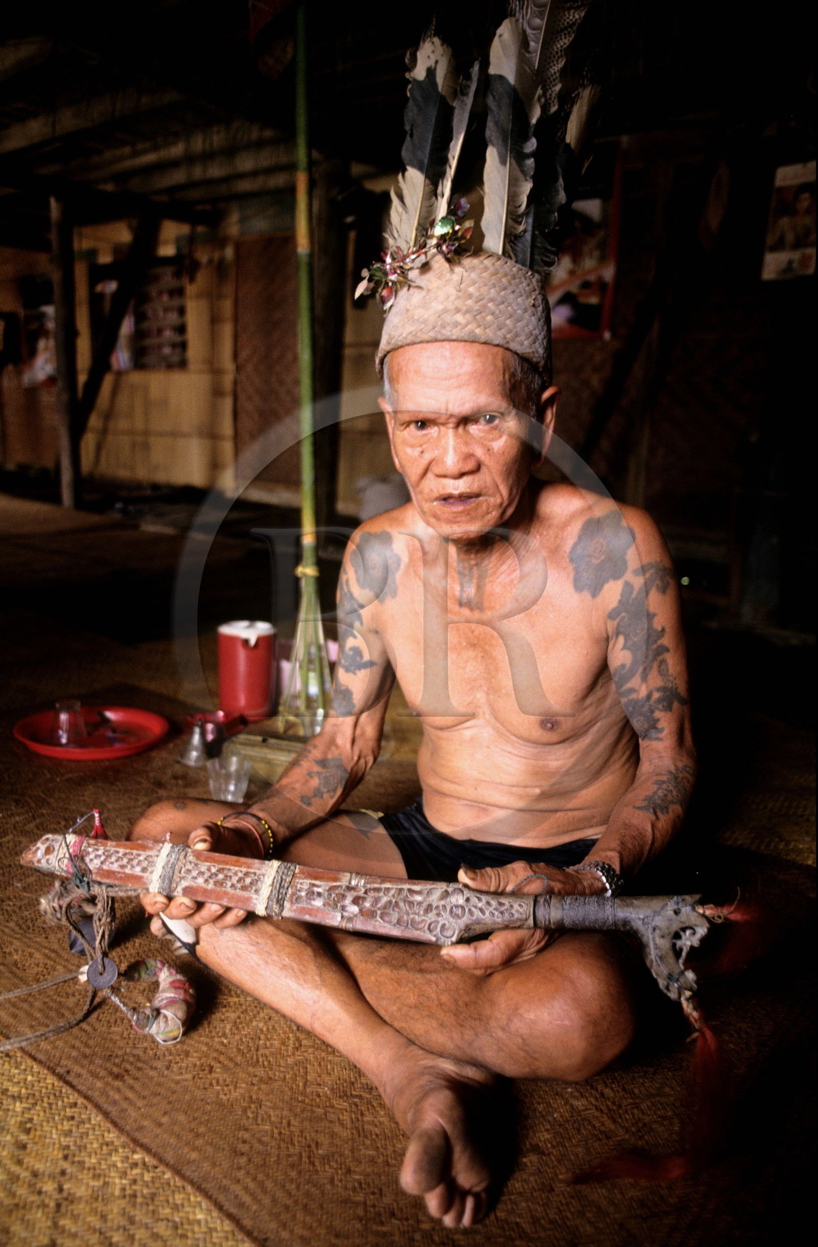 Malaysia, Borneo island, Sarawak, Iban warrior (Dayak ) with his parang (saber)