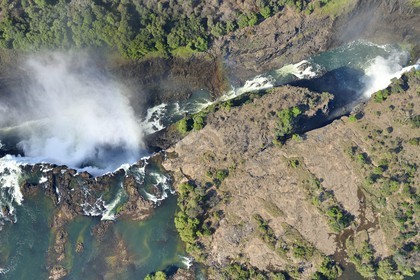 Zimbabwe, province de Matabeleland septentrional, fleuve Zambèze, les Chutes Victoria, classées Patrimoine Mondial de l'UNESCO (vue aérienne)