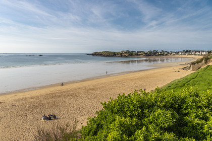 France, Ille et Vilaine, Cote d'Emeraude (Emerald Coast), Saint Malo, Mihinic beach