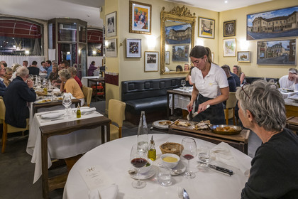 France, Cote d'Or, Climats terroirs of Burgundy listed as World Heritage by UNESCO, Beaune, restaurant of the 5* Hotel de Beaune