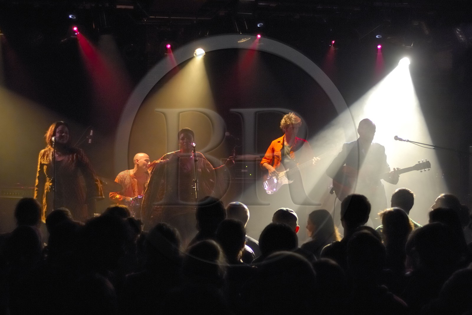 France, Paris (75), concert de Mamani Keita et Nicolas Repac à La maroquinerie rue boyer