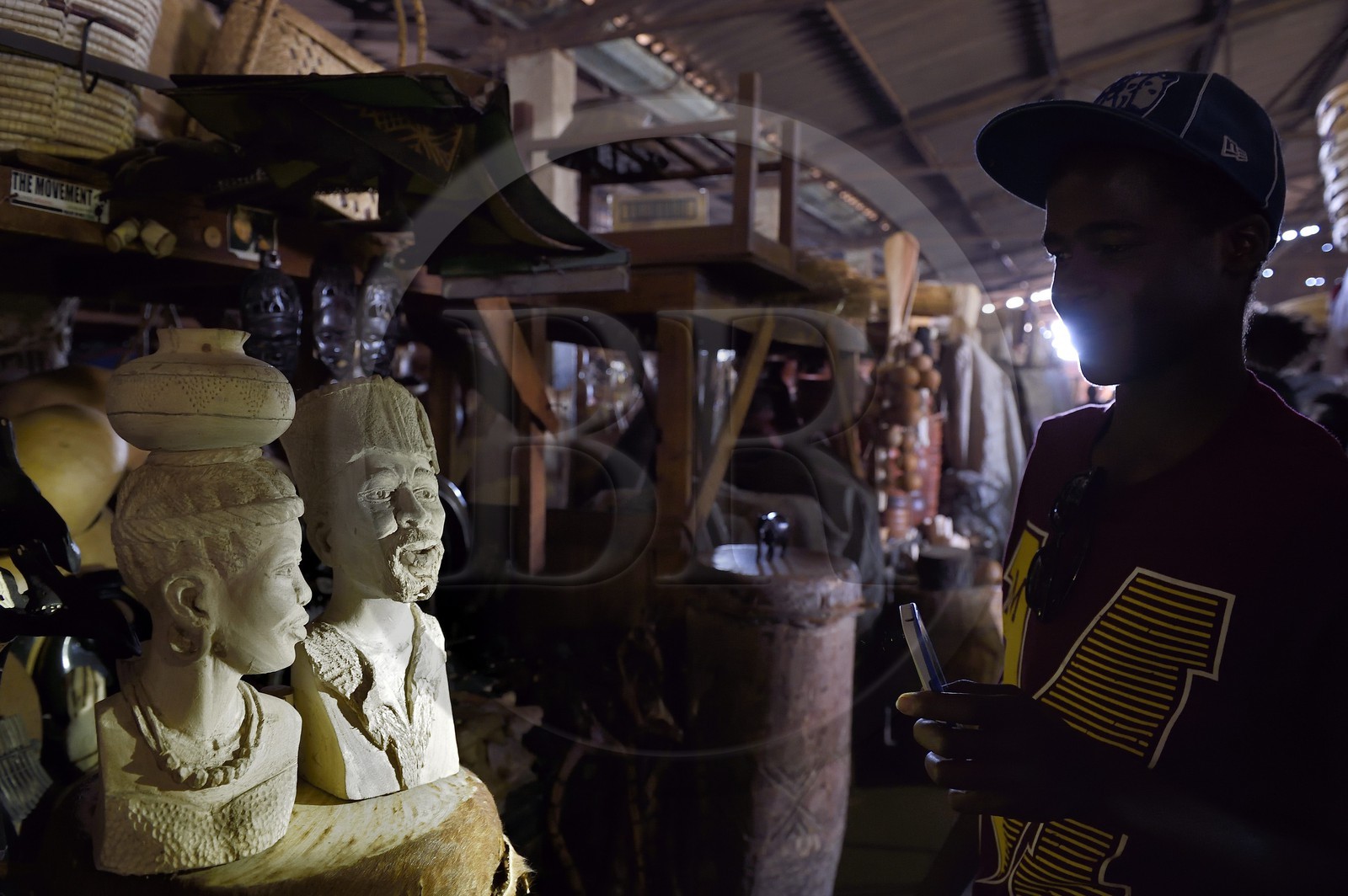 Zimbabwe, Harare, marché artisanal couvert de Mbare