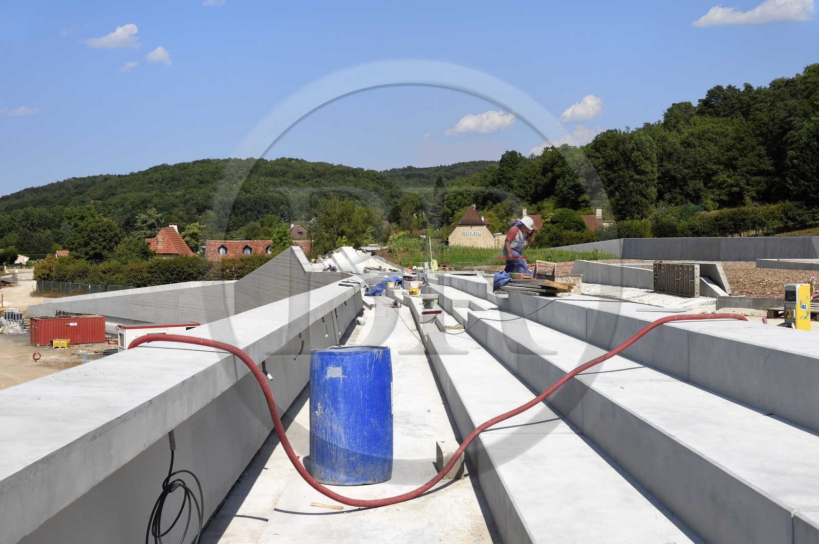 France, Dordogne, Montignac, Montignac-Lascaux Parietal Art international Centre (Lascaux 4) building site designed by the Norwegian architectural agency Snøhetta, bleachers of the promenade on the roof