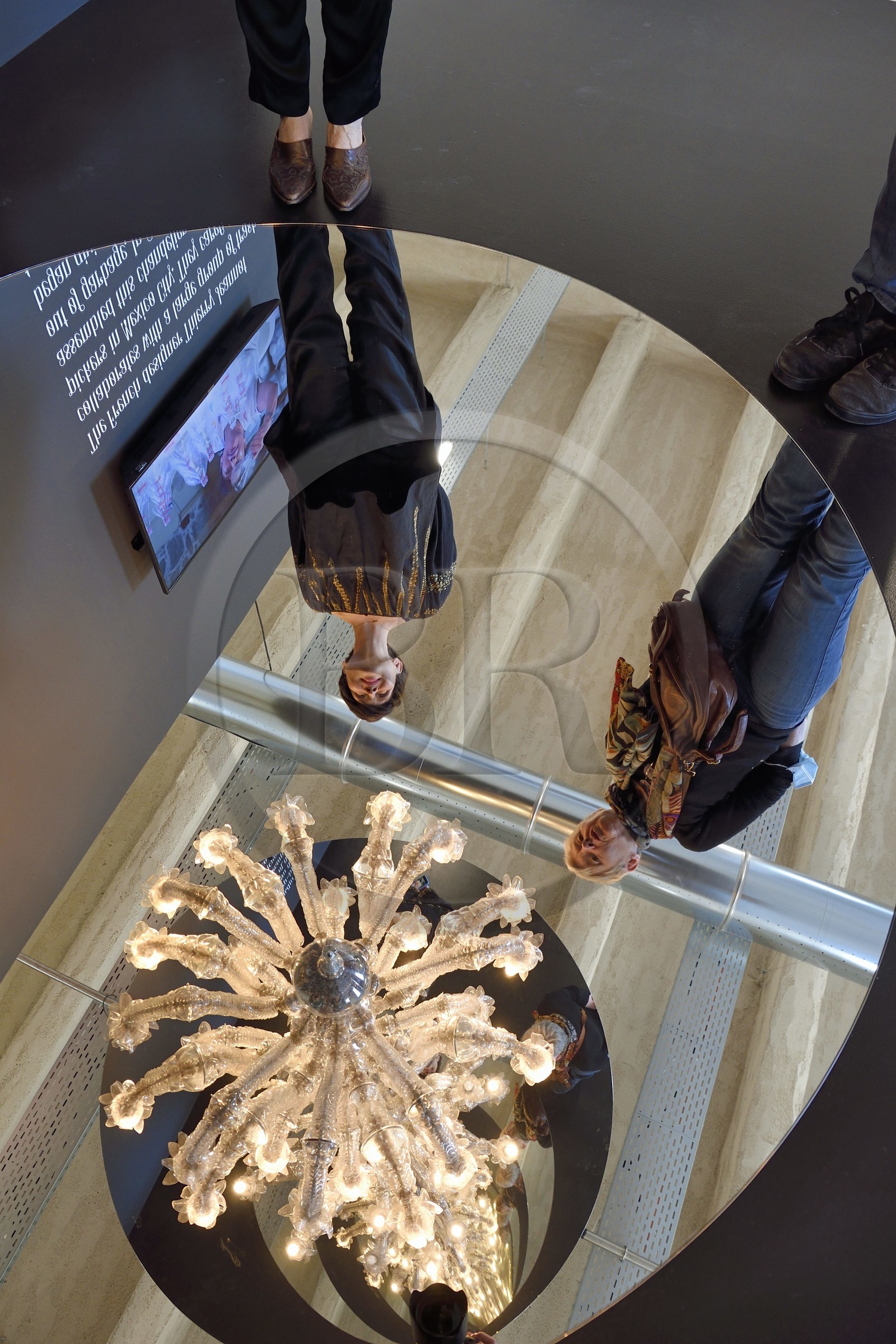 France, Charente (16), Cognac, Fondation d’Entreprise Martell, institution culturelle pluridisciplinaire (art, design et craft, architecture, musique, danse…), exposition Sagmeister & Walsh: Beauty, lustre du designer français Thierry Jeannot