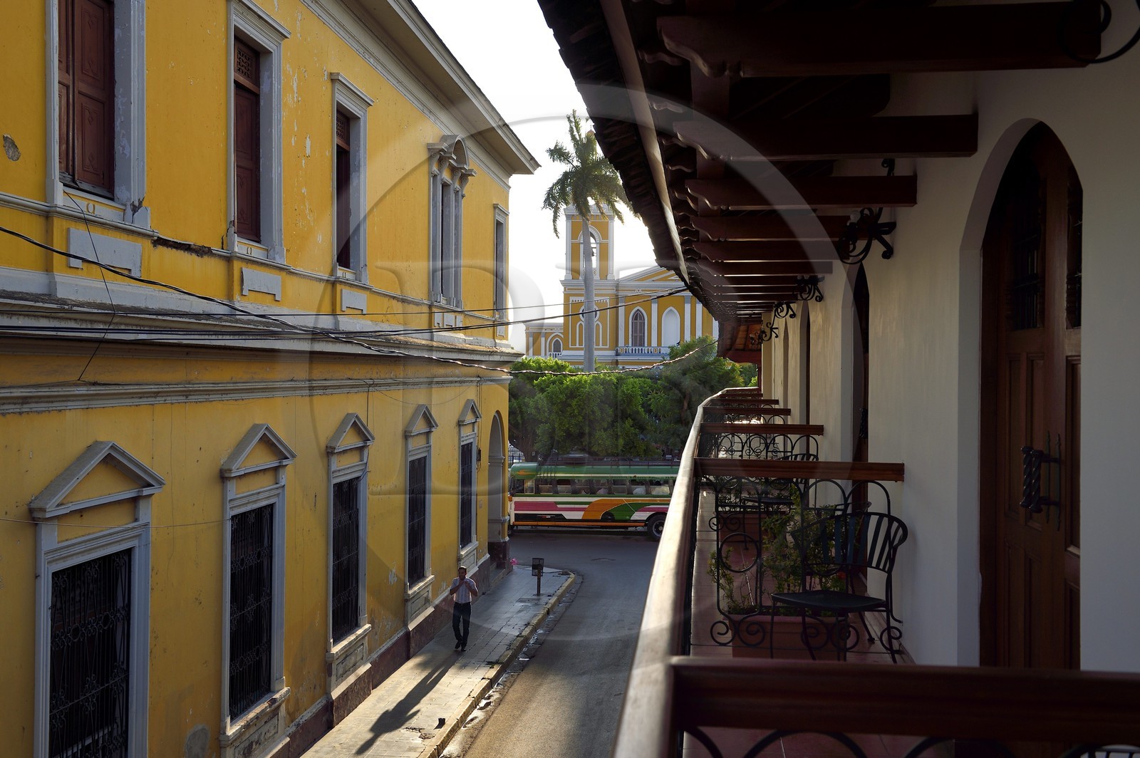 Nicaragua, Granada, street joining the square of parque Central (Parque Colon) and the cathedral, the Hotel Colon on the right