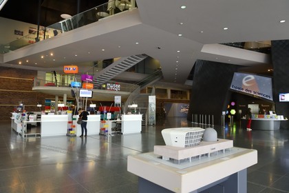 France, Ille-et-Vilaine (35), Rennes, Les Champs Libres de l'architecte Christian de Portzamparc, installation culturelle regroupant une bibliothèque, le musée de Bretagne et un espace des sciences