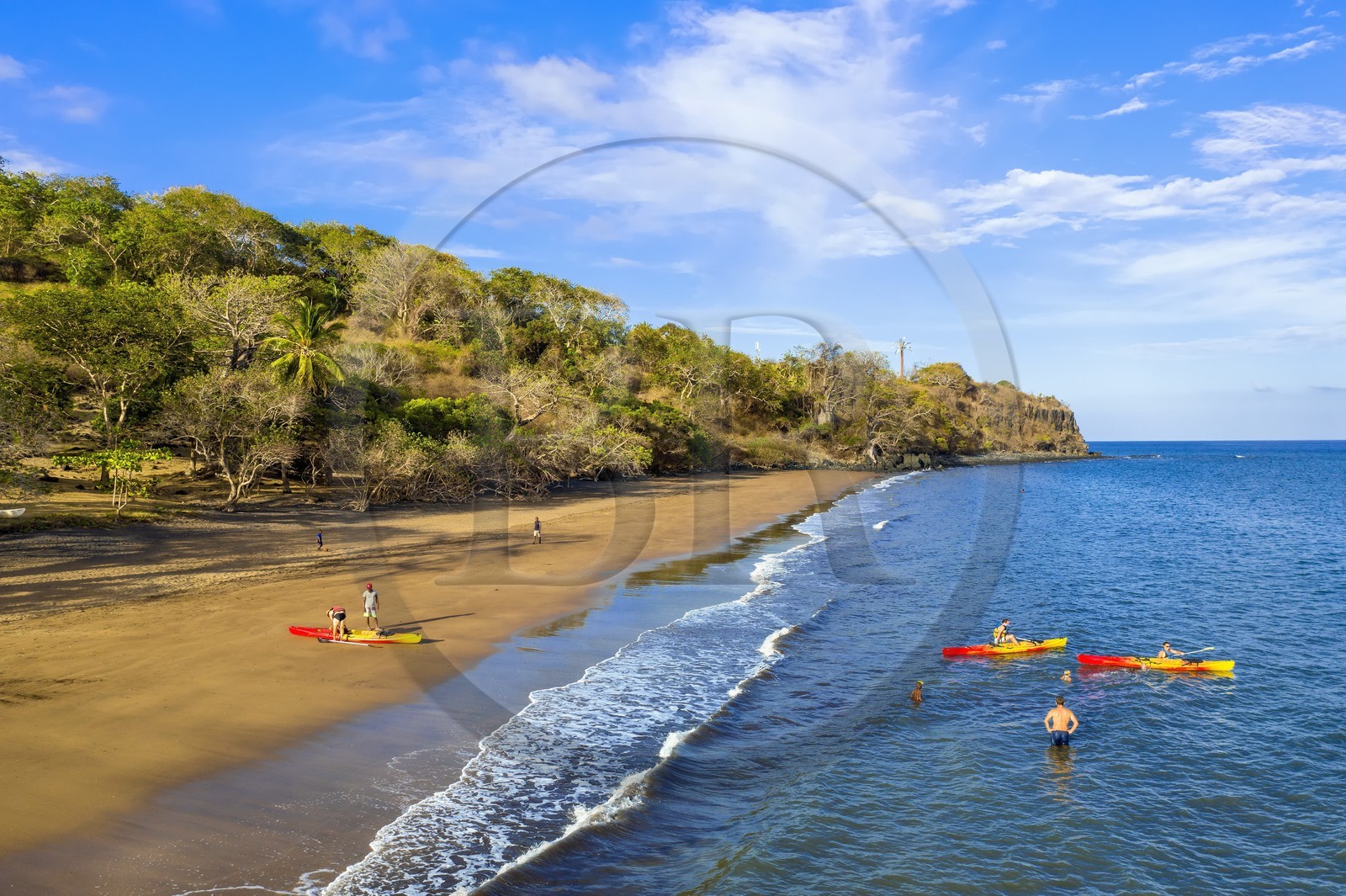 France, Ile de Mayotte, Grande-Terre, Nyambadao, kayak en bordure de la plage de Sakouli (vue aérienne)