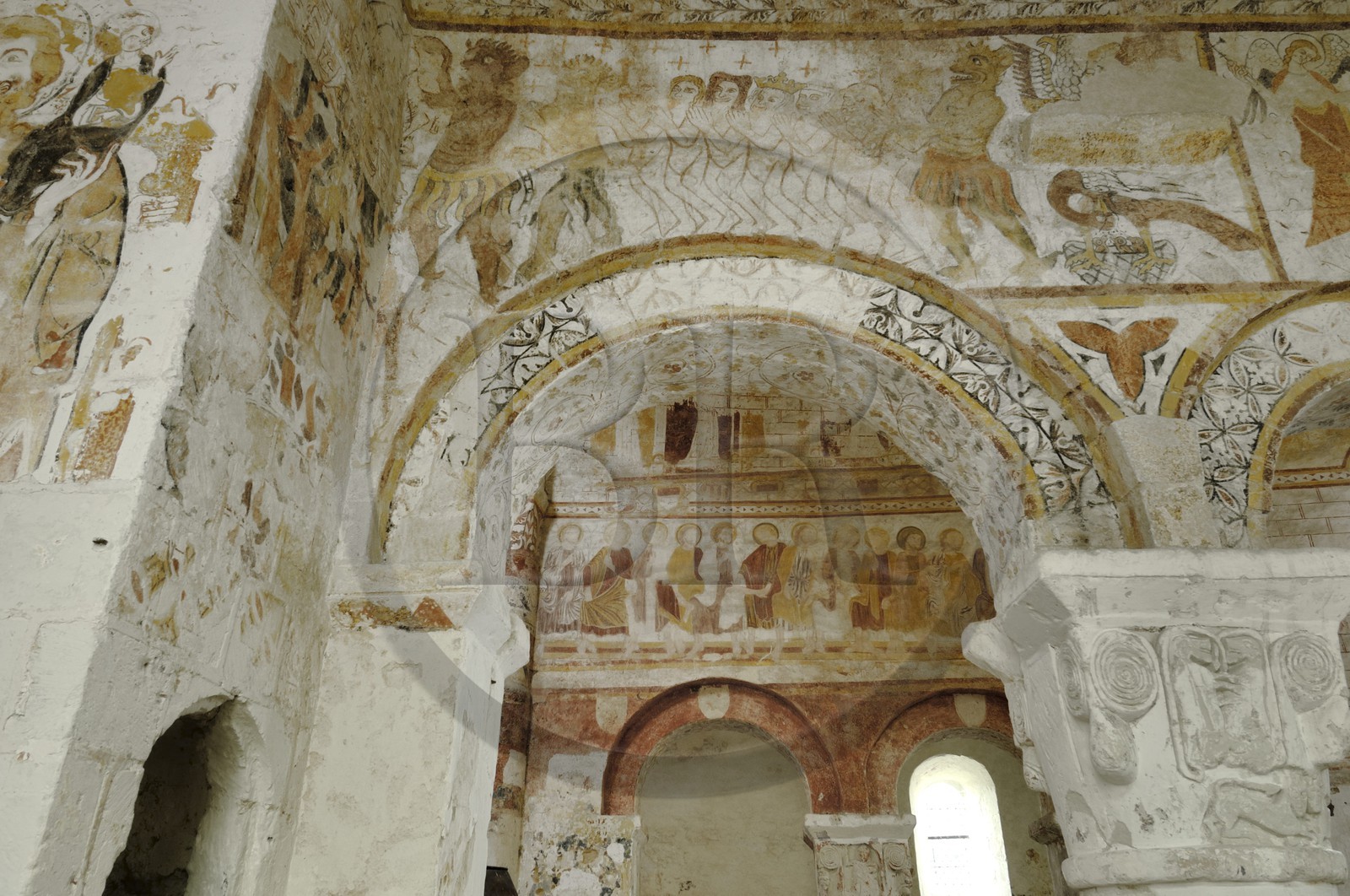 France, Loir-et-Cher (41), Lavardin, labellisé Les Plus Beaux Villages de France, église Saint-Genest de style roman du XI siècle, fresques romanes datant du XIIe au XVe siècle