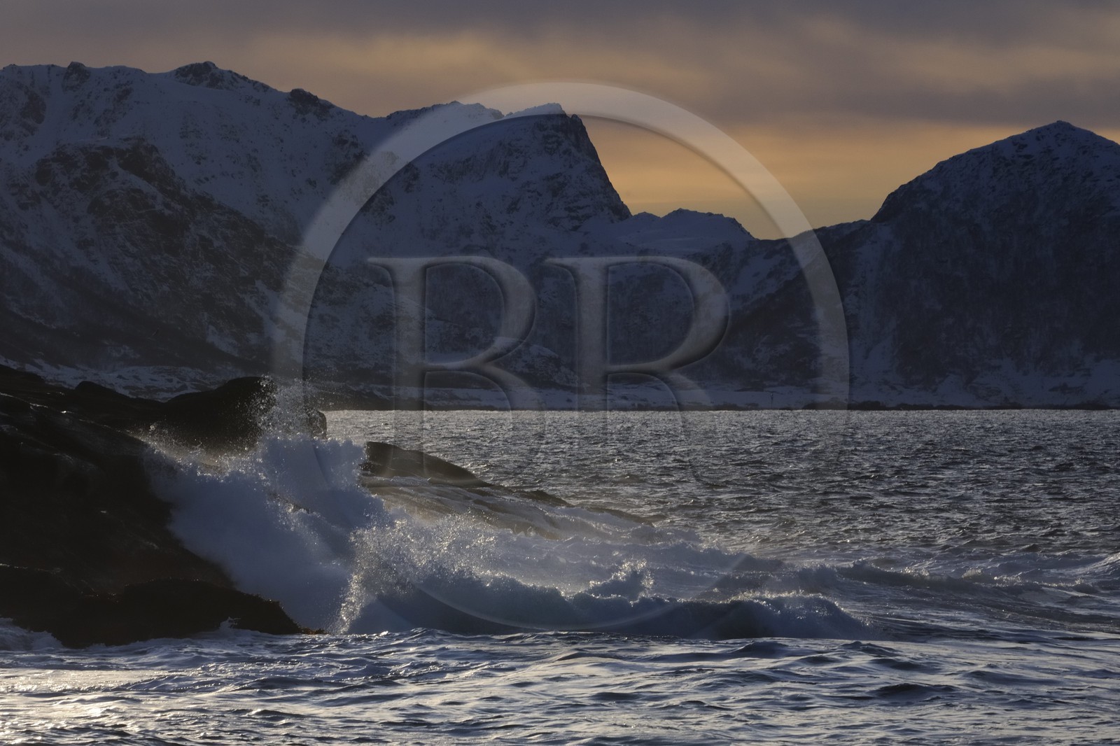 Norvège, Nordland, iles des Westeralen, région de Myre, la côte au large de Sto