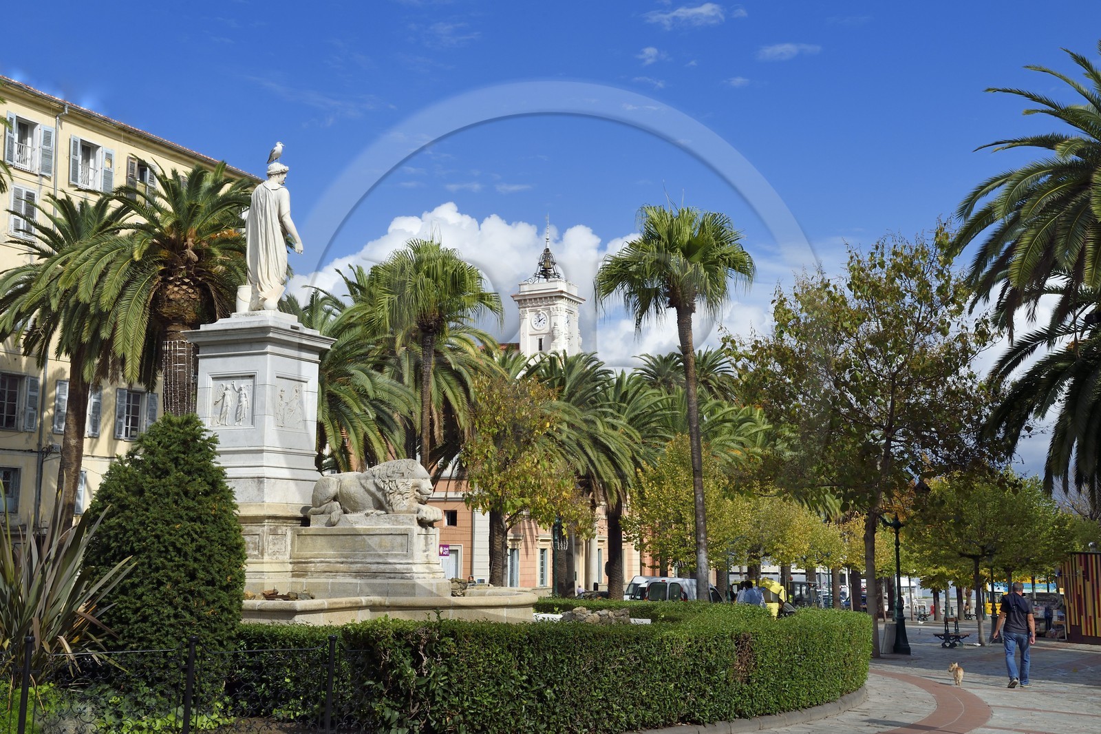 France, Corse-du-Sud (2A), Ajaccio, place du Maréchal Foch (Place des Palmiers), la statue de Napoléon Bonaparte en consul romain oeuvre du sculpteur Massimiliano Laboureur