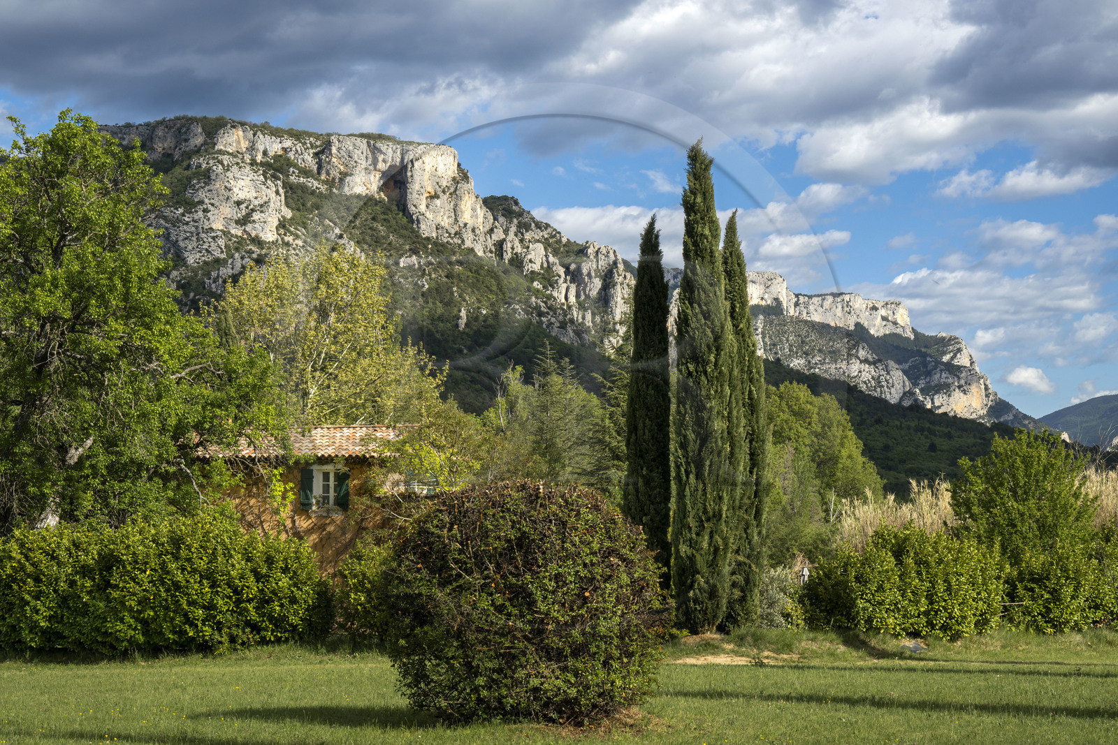 France, Alpes-de-Haute-Provence (04), Parc Naturel Régional du Verdon, Moustiers-Sainte-Marie, labellisé Les Plus Beaux Villages de France