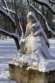 France, Paris (75), quartier Saint-Michel, le jardin du Luxembourg, statue de Georges Sand par François-Léon Sicard
