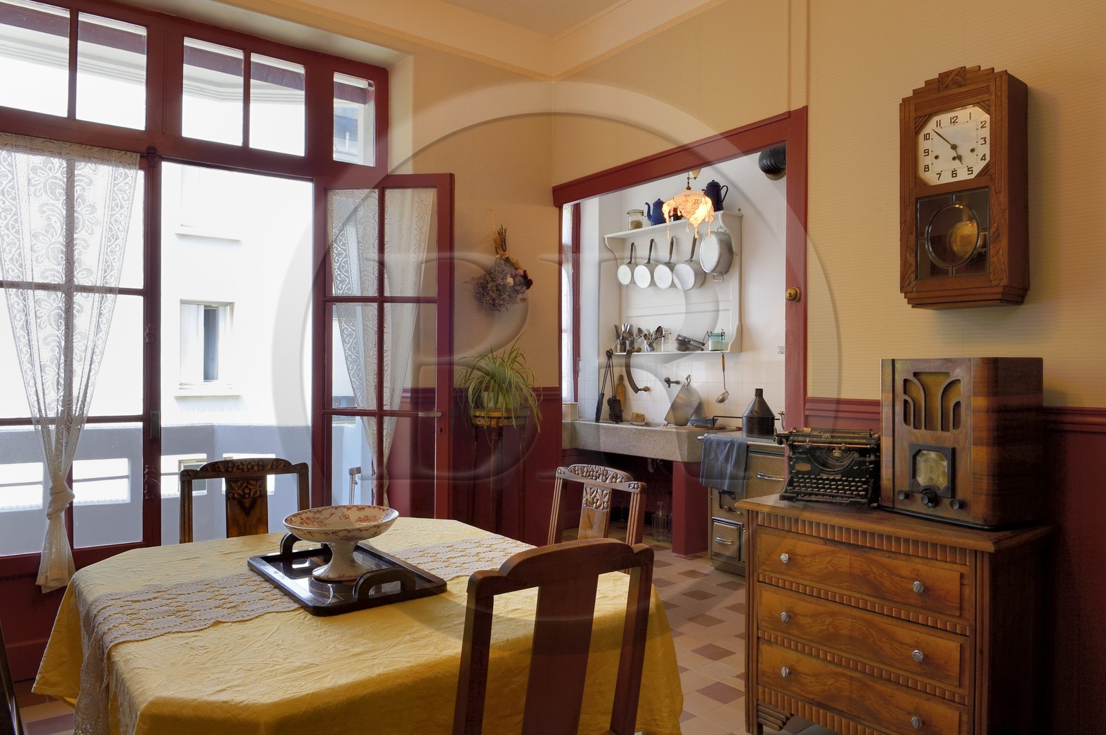 France, Rhône (69), Lyon, le musée urbain Tony-Garnier dans le quartier populaire des États-Unis, appartement-musée des années 1930