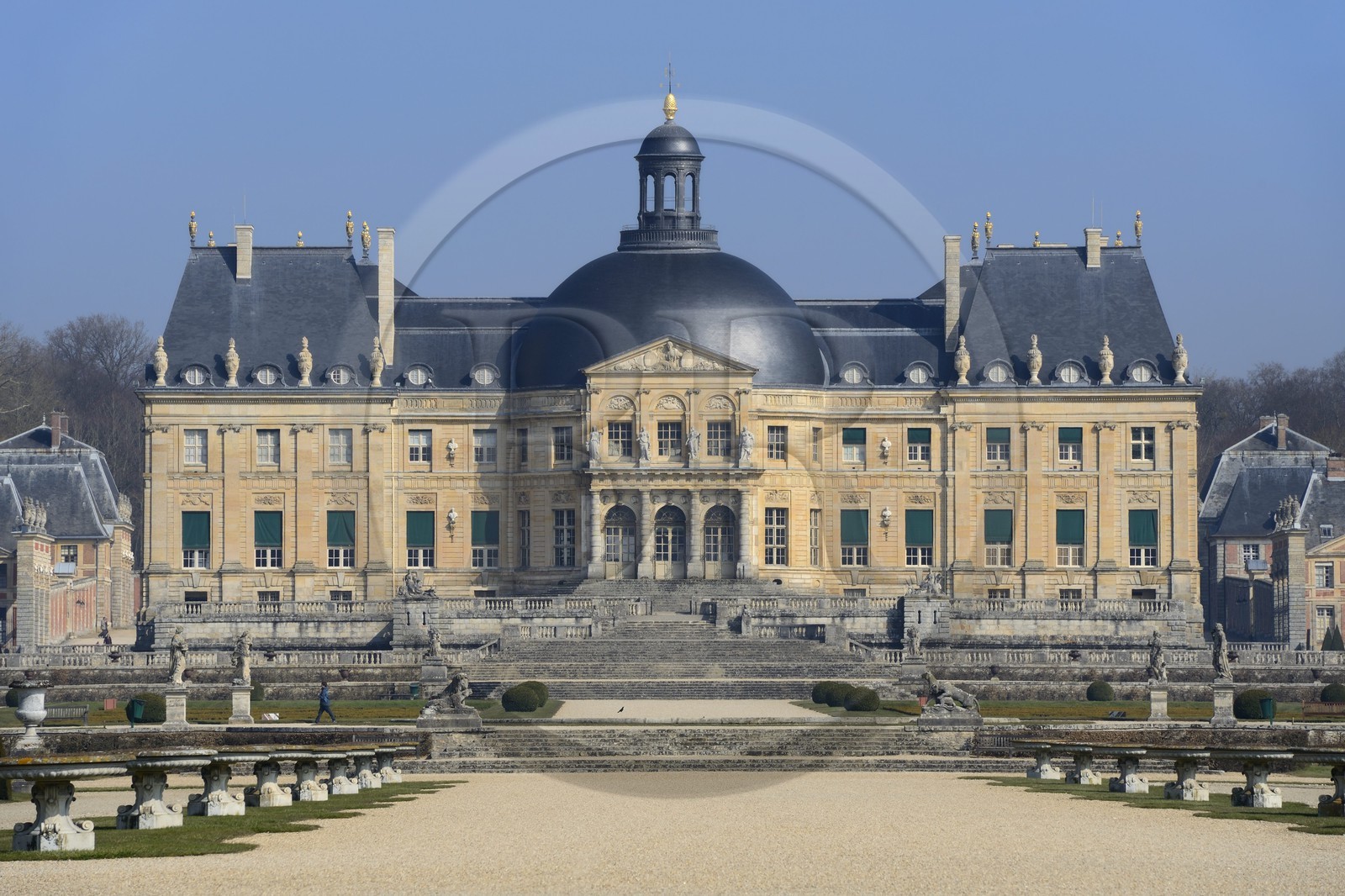 France, Seine et Marne, Maincy, Chateau de Vaux le Vicomte, southern facade of the castle and the A la Francaise gardens created by Le Notre