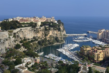 Principauté de Monaco, Monaco, le palais princier sur Le Rocher et le port de Fontvieille