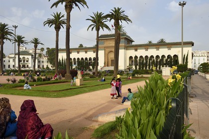 Maroc, Casablanca, le Palais de Justice place Mohammed V construit entre 1920 et 1923 par l'architecte Joseph Marrast qui a aussi dessiné la place