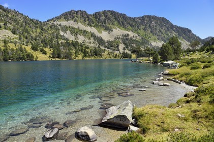 France, Hautes Pyrenees, Saint Lary Soulan and Vielle Aure, Neouvielle National Nature Reserve, Neouvielle lakes hike, Aumar lake