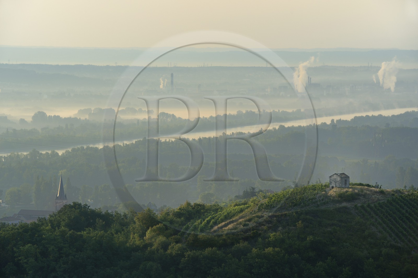 France, Loire (42), Parc Naturel Régional du Pilat, la vallée du Rhône depuis les hauteurs du village de Malleval