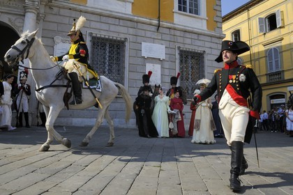 Italie, Ligurie, Sarzana, Napoleon Festival, Napoléon et sa suite devant le Palazzo Roderio sur la Piazza Matteotti