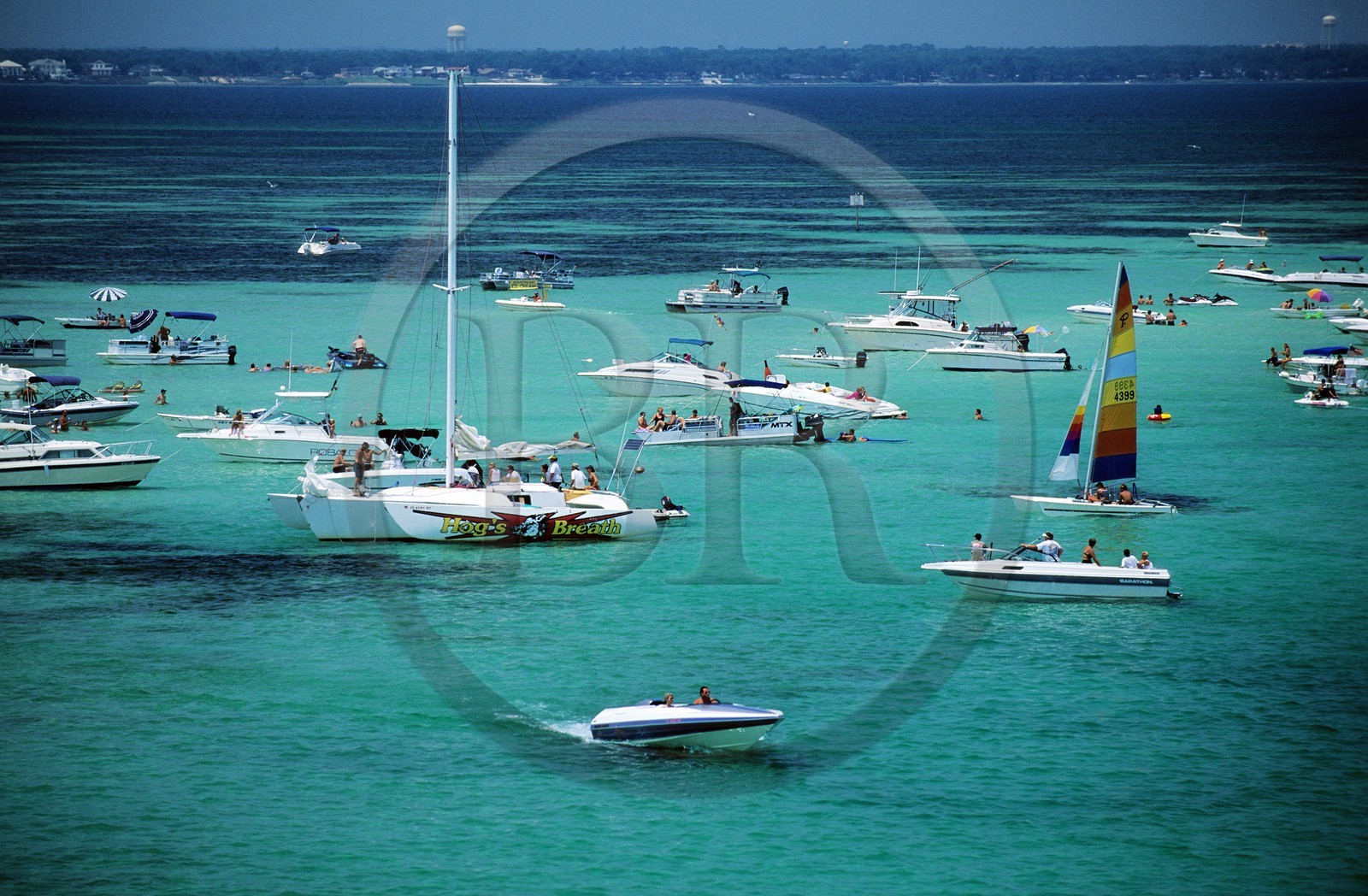 Etats-Unis, Floride, le Panhandle, sortie dominicale en bateaux dans eaux translucides de Choctawhatchee Bay