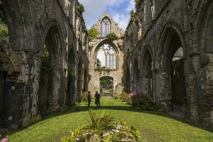 France, Côtes d'Armor (22), Paimpol, abbaye de Beauport du XIIIème siècle, intérieur de l'église abbatiale