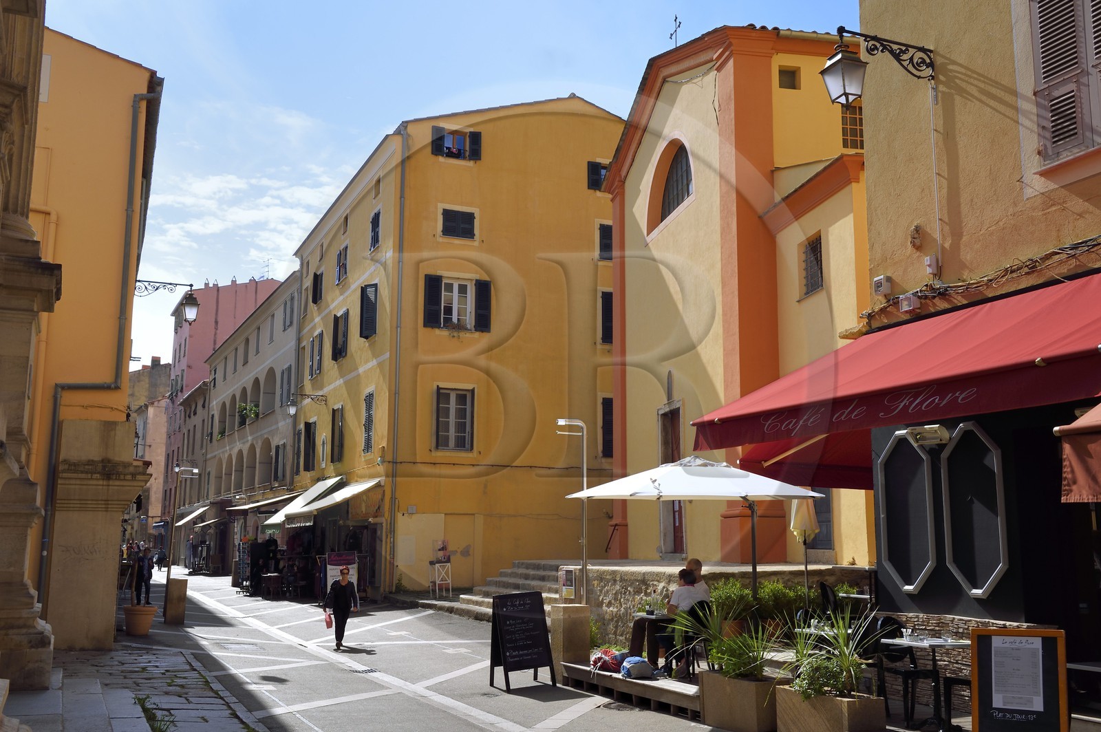 France, Corse-du-Sud (2A), Ajaccio, la rue du Cardinal Fesch et la chapelle San Rucchellu