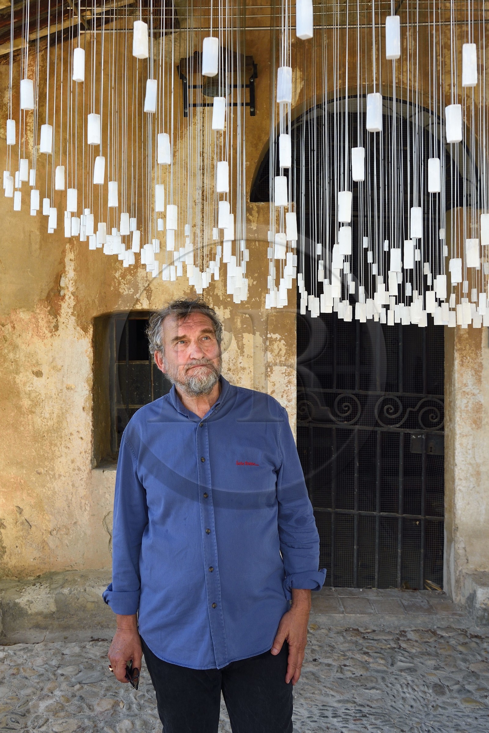 France, Alpes-Maritimes (06), Saint Paul de Vence, Olivier Kaeppelin Président de la Biennale Internationale de Saint-Paul de Vence, Le Reve des Neiges Eternelles (2021) oeuvre de Stephane Guiran