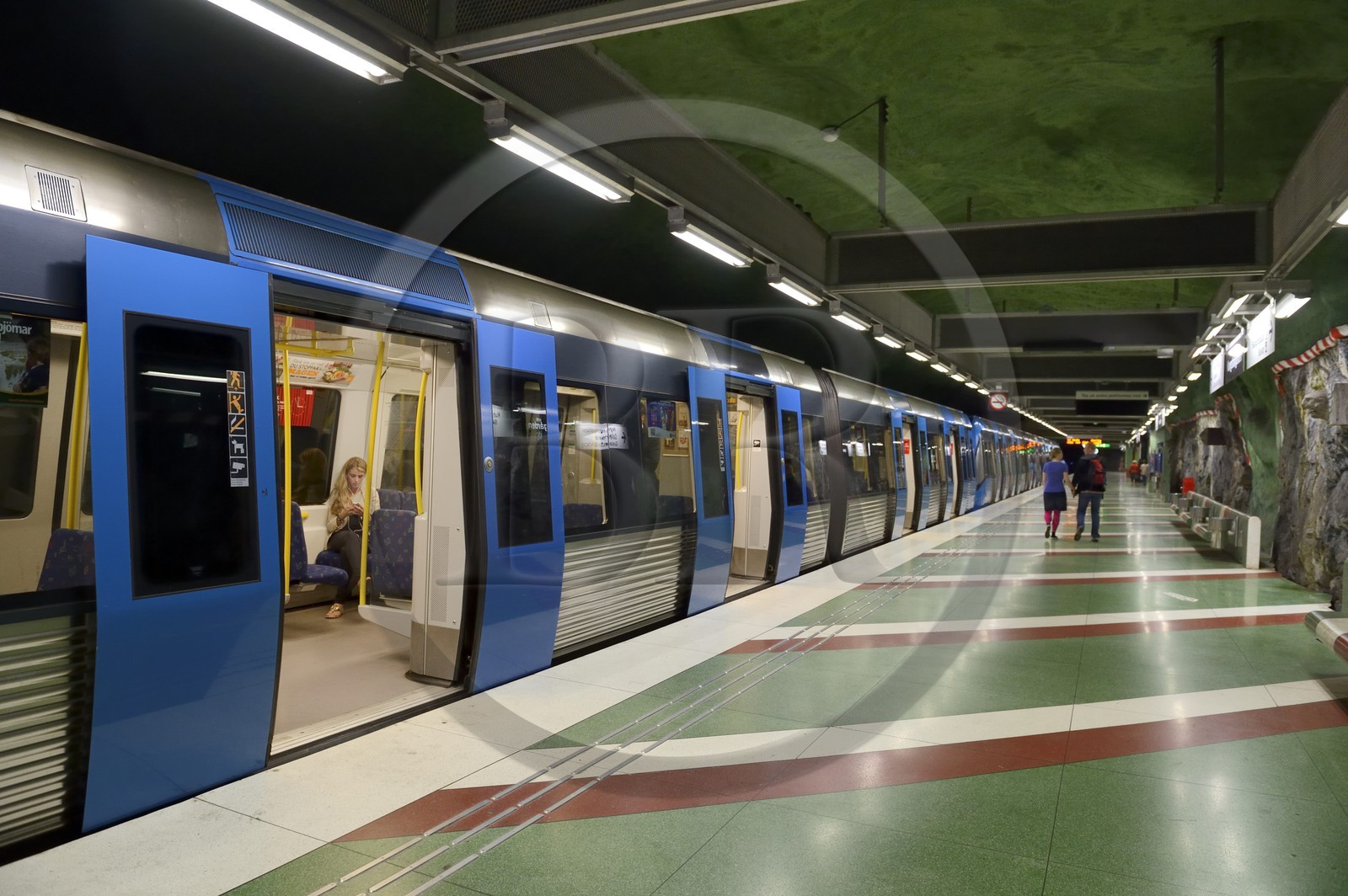 Suède, Stockholm, station de métro (Stockholms tunnelbana), de nombreuses stations exposent des œuvres d'art, station de métro Kungstradgarden