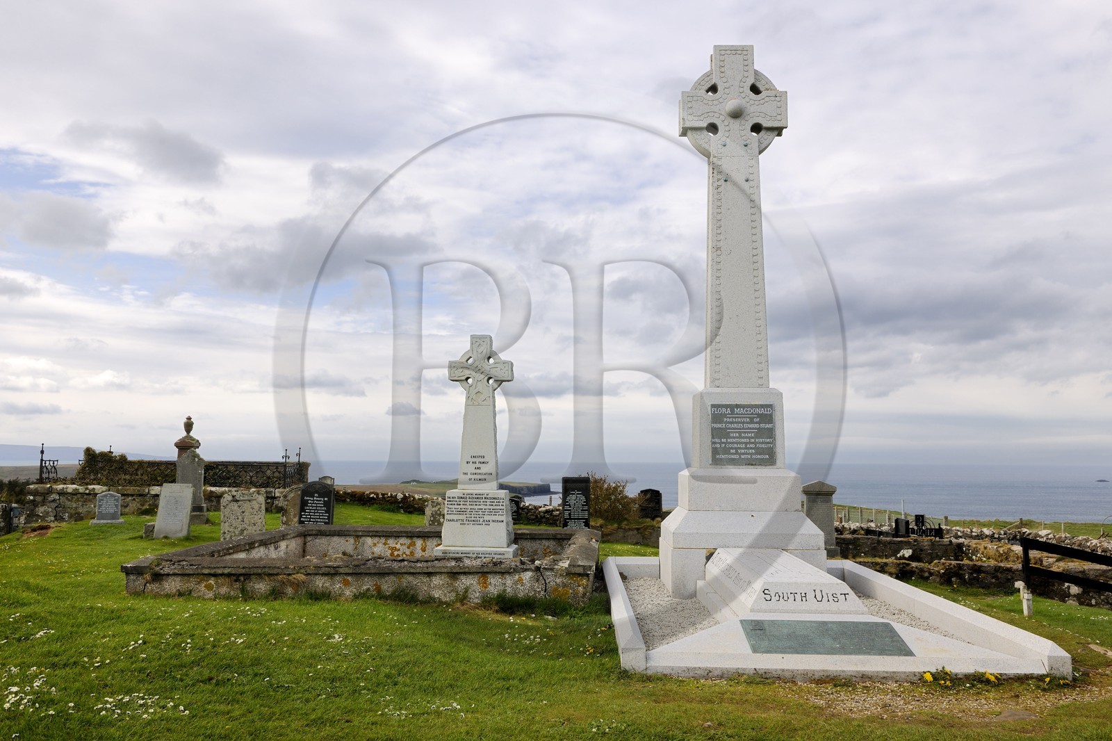 Royaume-Uni, Ecosse, région des Highlands, les Hébrides, île de Skye, pointe de Trotternish, mémorial de Flora Mac Donald qui aida Bonnie Prince Charlie à échapper aux anglais