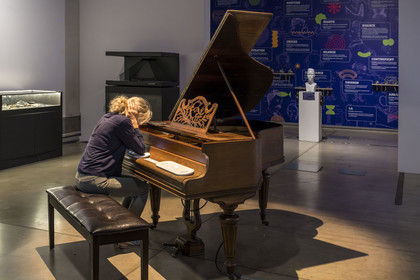 France, Vaucluse, Avignon, the salt loft has become a place dedicated to the meeting of art and innovation with a multidisciplinary program in the field of visual arts and performing arts, here is an experience of listening to music via the elbows by bone conduction