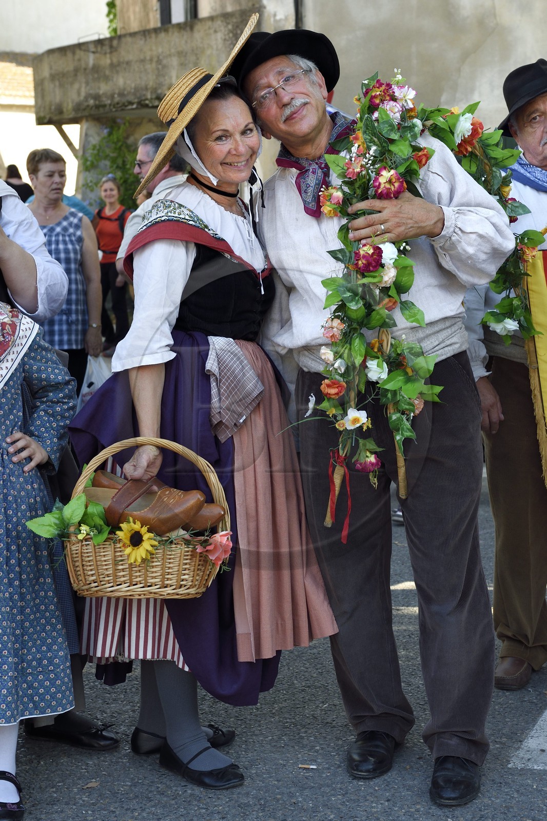 France, Var (83), Massif des Maures, Collobrières, groupe de danseurs et musiciens traditionnels provencaux à la fêtes de la châtaigne