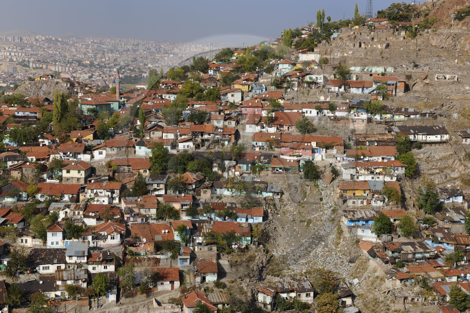 Turquie, Anatolie centrale, Ankara, quartier d'habitats de fortune appelées gecekondu ou maisons faites en une nuit