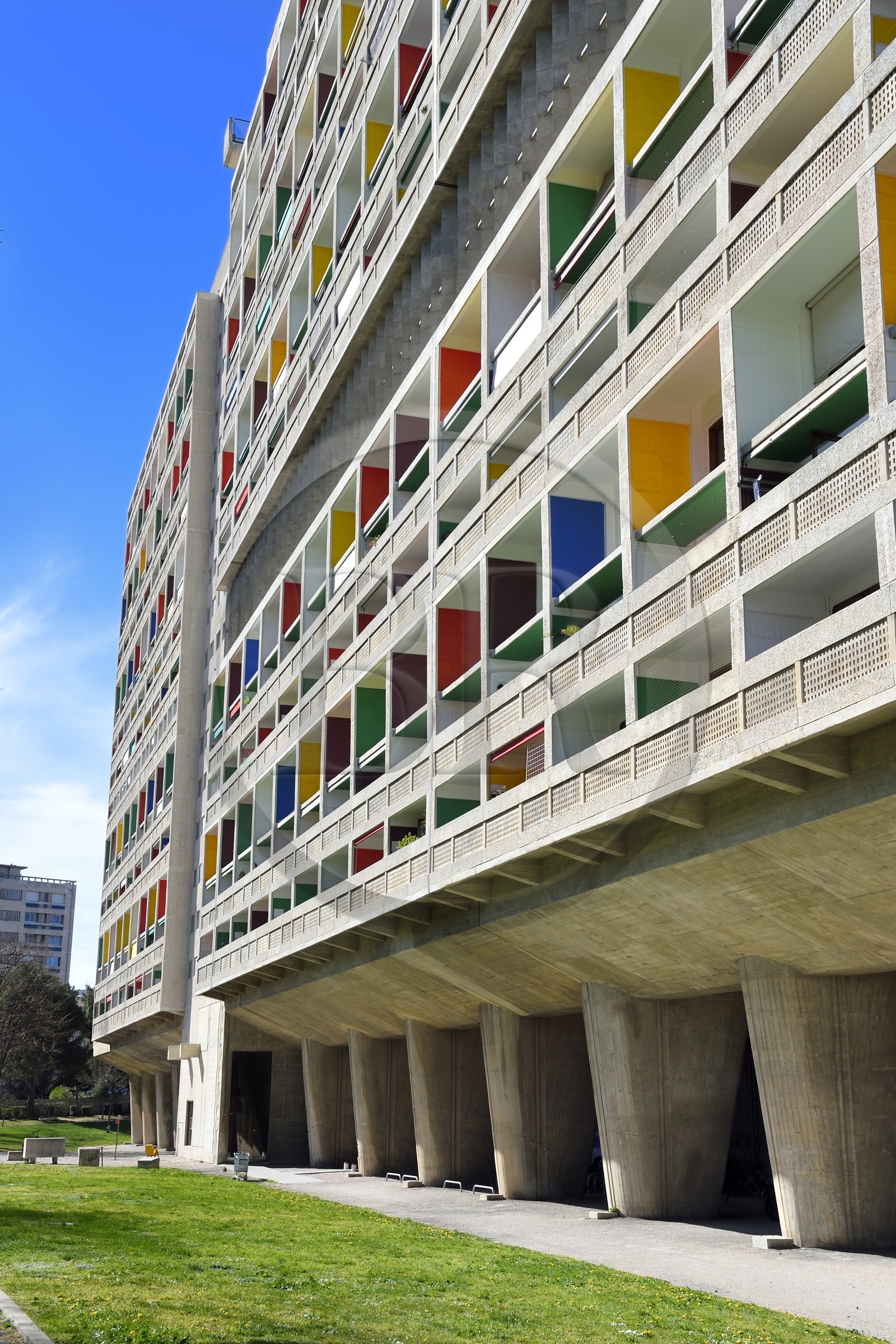 France, Bouches-du-Rhône (13), Marseille, oeuvre architecturale de Le Corbusier, classée Patrimoine Mondial de l'UNESCO, la Cité Radieuse par l'architecte Le Corbusier bordant le boulevard Michelet dans le 8e arrondissement
