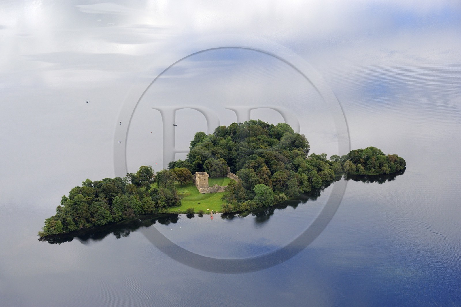 United Kingdom, Scotland, Loch Leven Castle on an island in the middle of the loch where Mary Stuart was imprisoned and from which she escaped (aerial view)