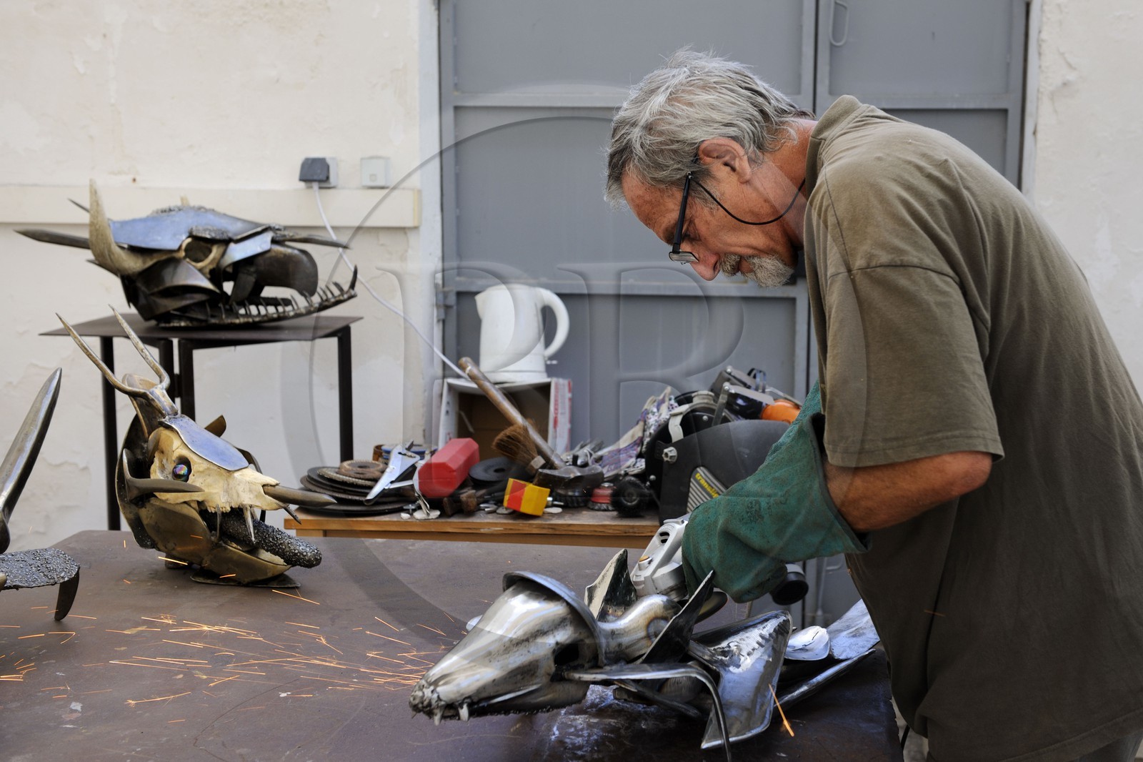 France, Herault, Beziers, the sculptor Serge Homs in his studio at the villa Antonine
