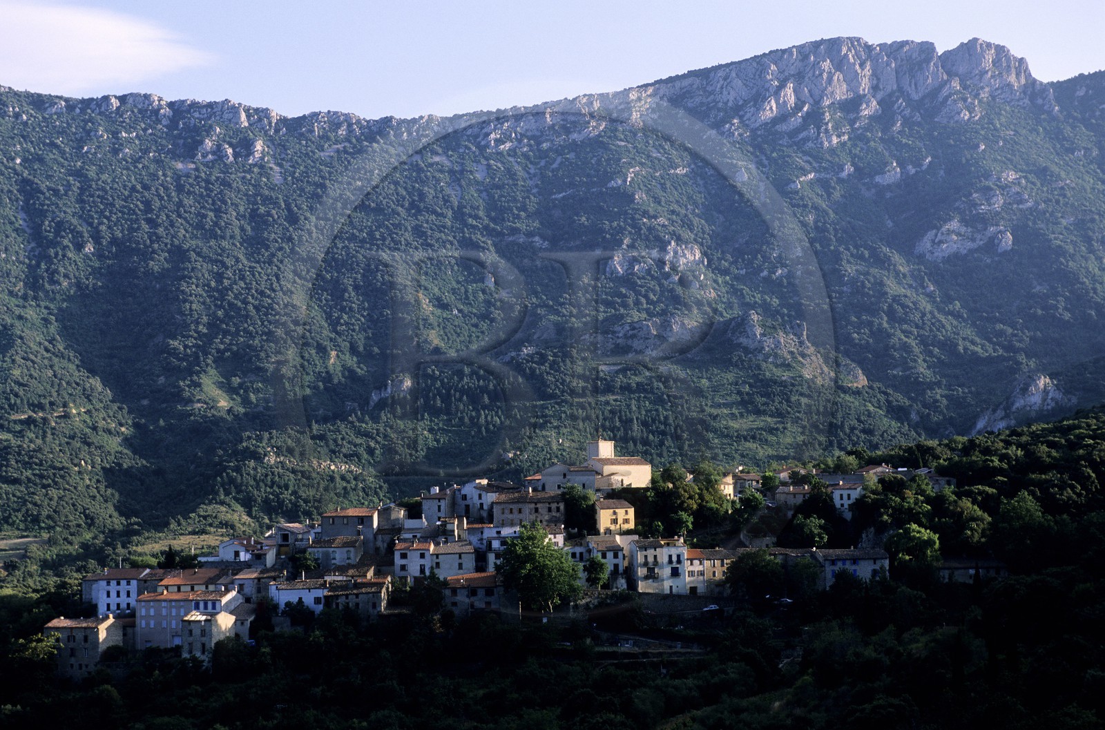 France, Aude (11), village de Duilhac-sous-Peyrepertuse