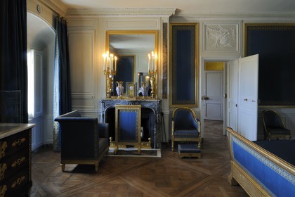 France, Yvelines (78), château de Versailles, classé Patrimoine Mondial de l'UNESCO, le domaine de Marie-Antoinette, le Petit Trianon, chambre de l'impératrice et de la duchesse d'Orléans
