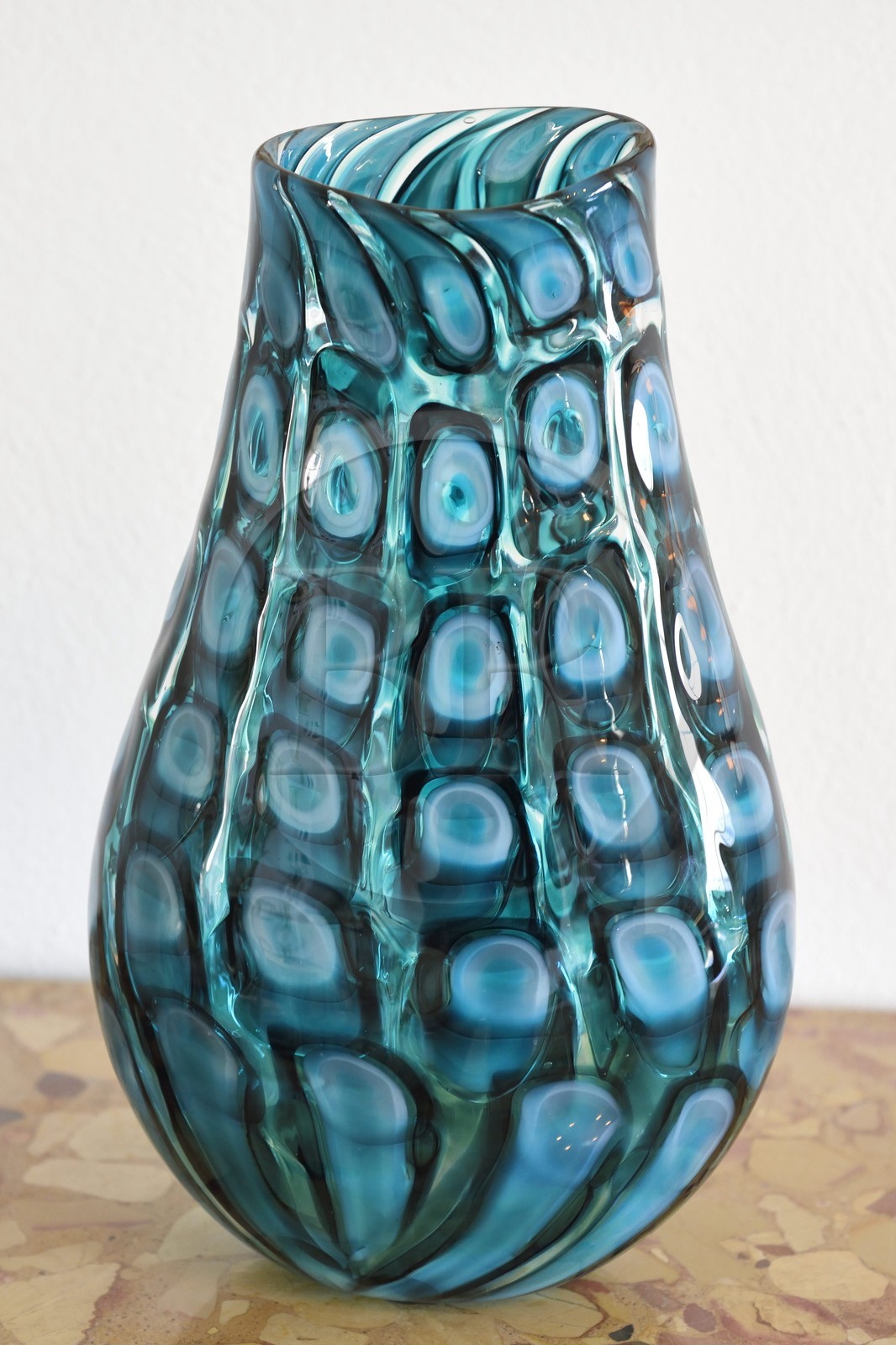 France, Var (83), Bormes les Mimosas, Fort de Brégançon, résidence officielle du président de la République, vase en cristal offert par le vice-président américain Joe Biden