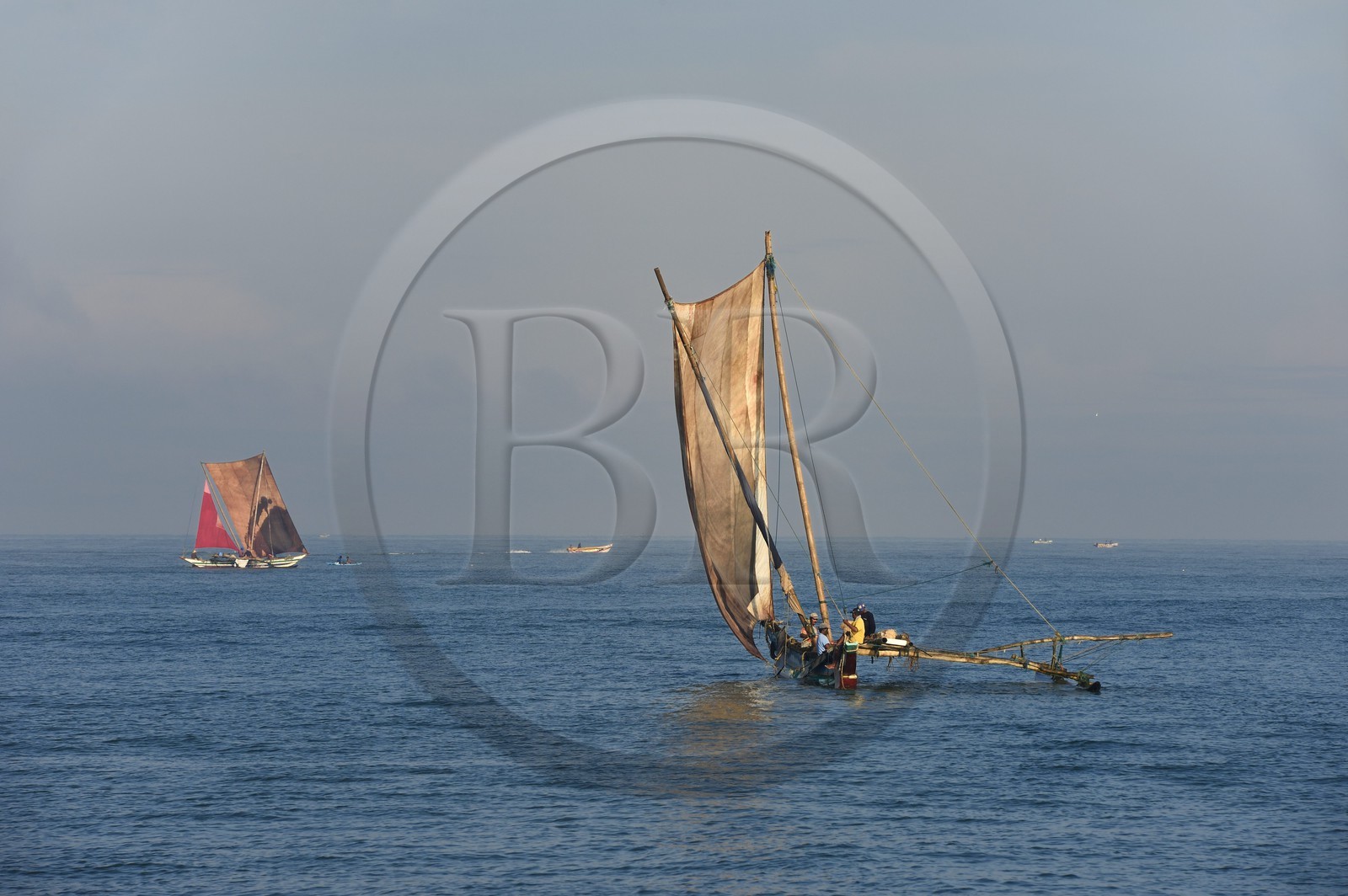 Sri Lanka, Province de l'Ouest, Negombo, peche traditionnelle sur des catamarans